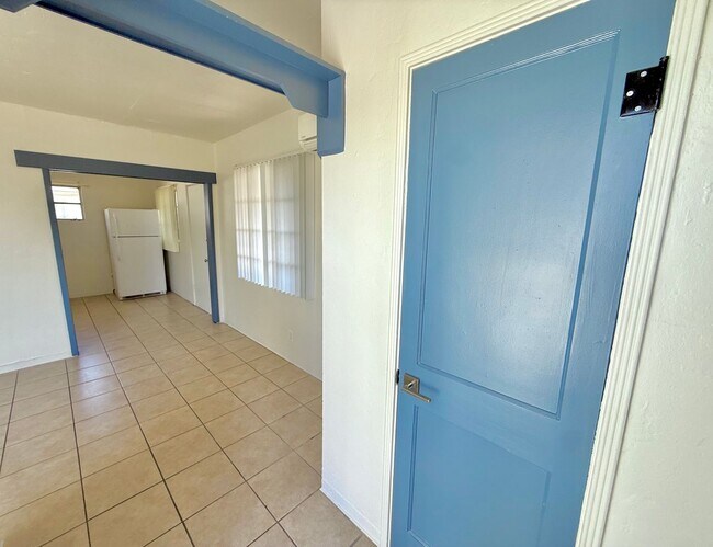 Photo - Two Bedroom w/ A/C, Yard and Carport - 500... Unit Forg2120A