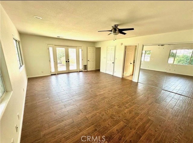 Photo - 422 E 18th St