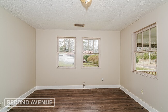 Photo - 2709 Powderly Ave SW