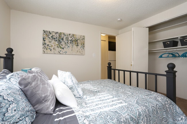 1HAB. 1BA - ¡Arbor - Hidden Lake Apartments