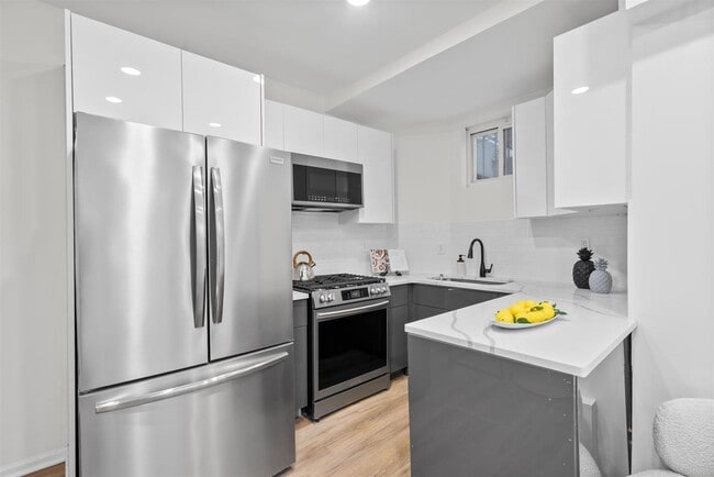 Photo - 407 Park Ave