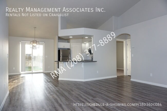 Photo - Amazing 3 Bedroom Home in East Nampa