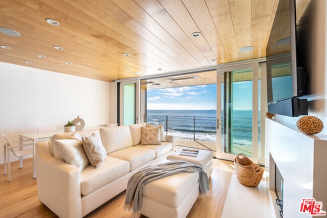 Building Photo - 11950 S Beach Club Way Rental