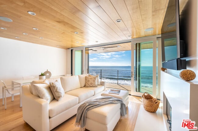 Building Photo - 11950 S Beach Club Way Rental