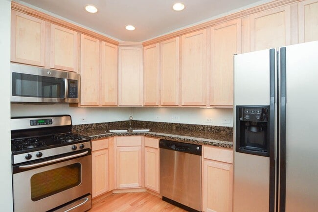 Photo - 3237 N Clifton Ave Unit E2