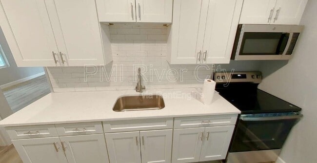 Photo - 151 W 17th St Unit 4