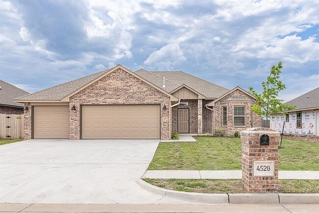 Building Photo - 4528 Adobe Ct