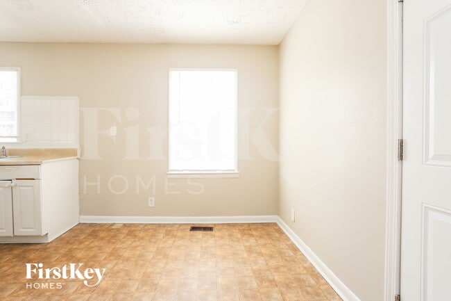 Photo - 297 Reed St