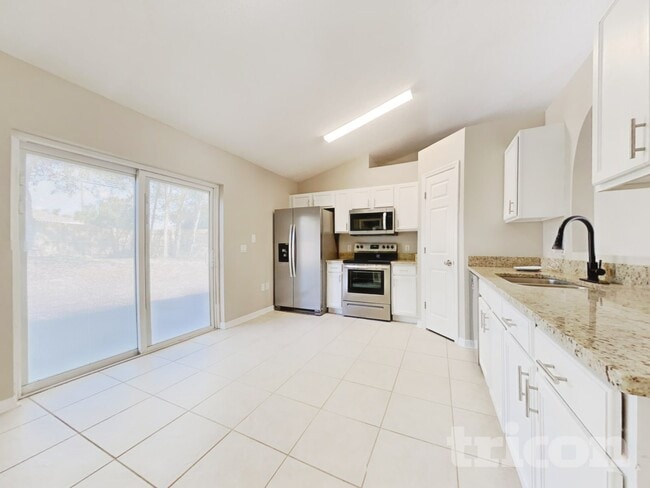 Photo - 164 Larchmont Dr