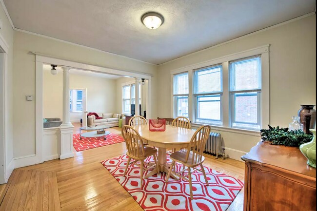 34 Pembroke Ave Unit 34