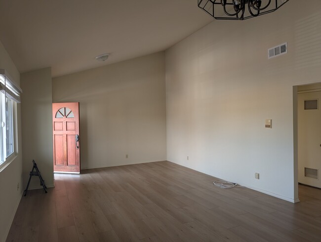 Photo - 1328 W Gardena Blvd Unidad 3