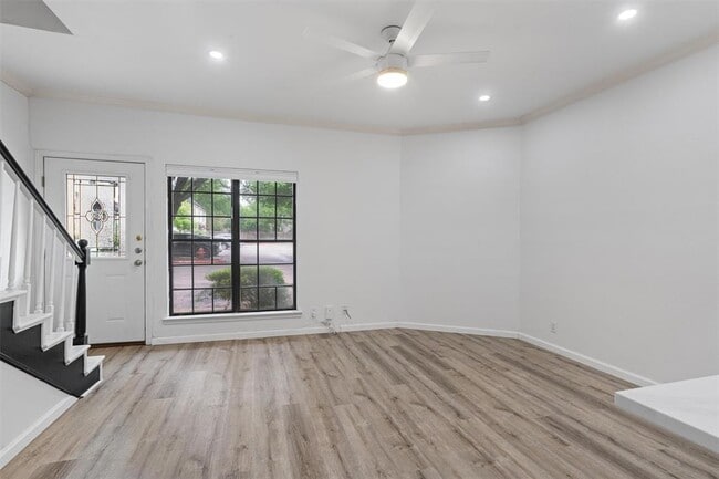 Photo - 1307 Kinney Ave Unit 148