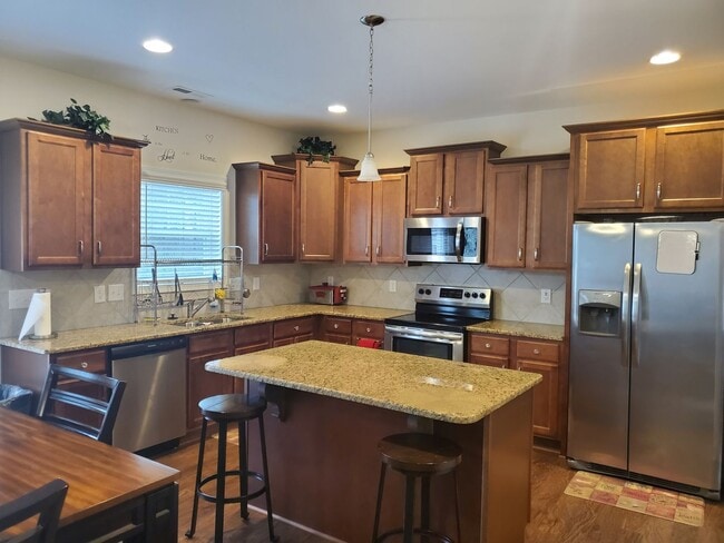 Photo - 4 bd/ 2.5 ba located MINUTES from Fort Bragg! Quiet Neighborhood!