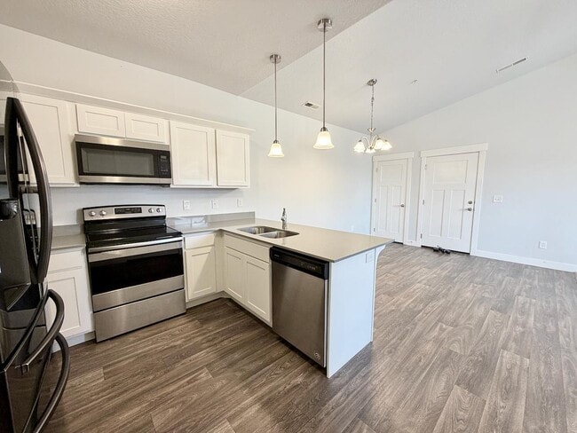 Photo - 738 N 260 W