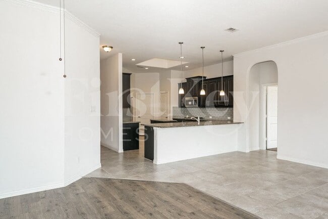 Photo - 213 Mineral Point Dr