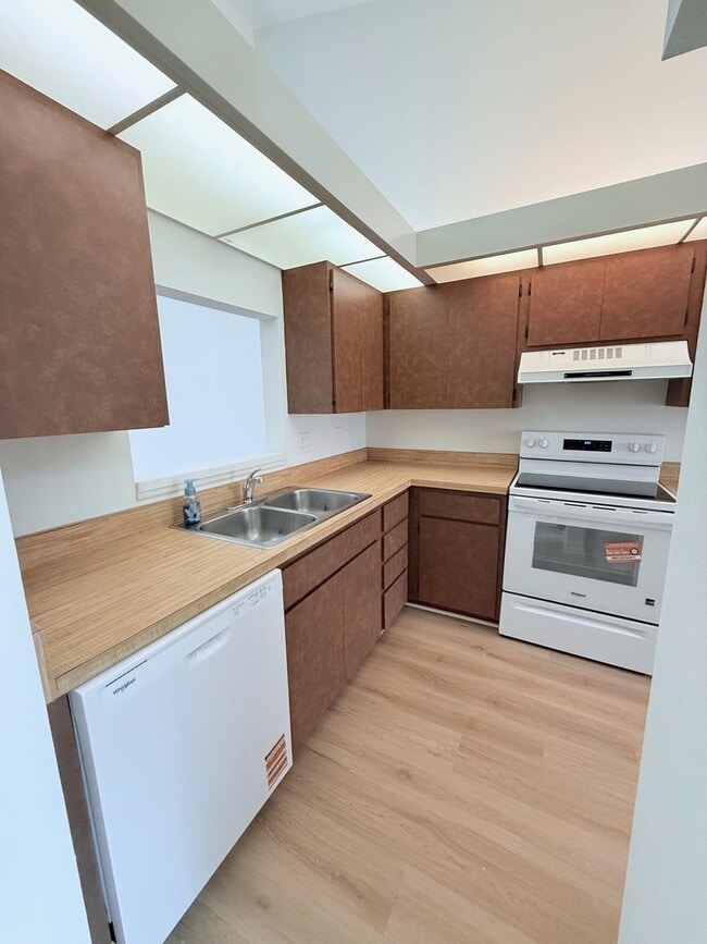 Photo - Newly Listed 2-Bed/2-Bath Condo for Rent i...