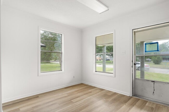 Photo - 610 Mcnabb St