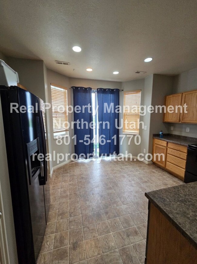 Photo - 3 Bedroom Home Available in North Salt Lake