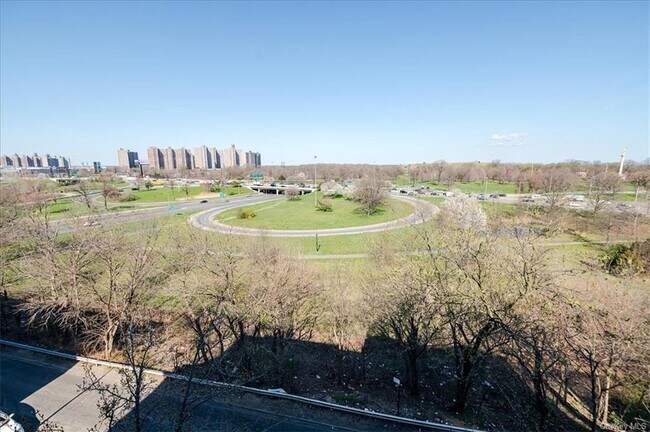 Photo - 2115 Burr Ave Unit 5B