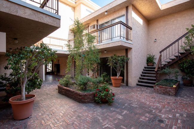 Photo - 1865 Greenfield Ave Unit 108