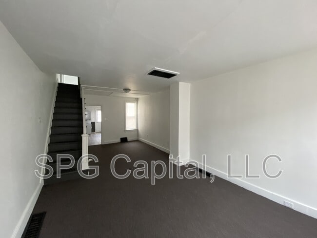 Photo - 648 W College Ave