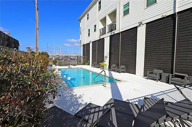 Photo - 2-Bed, 3-Bath on Pontchartrain Blvd – Your New Orleans Oasis Awaits!"