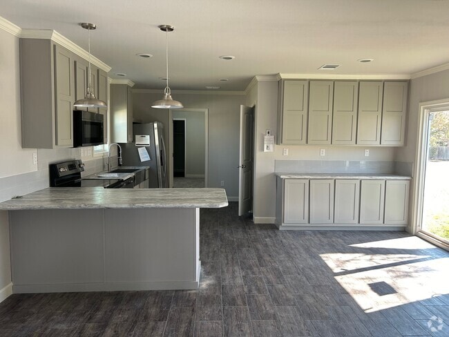Building Photo - 1605 Ave Z Rental