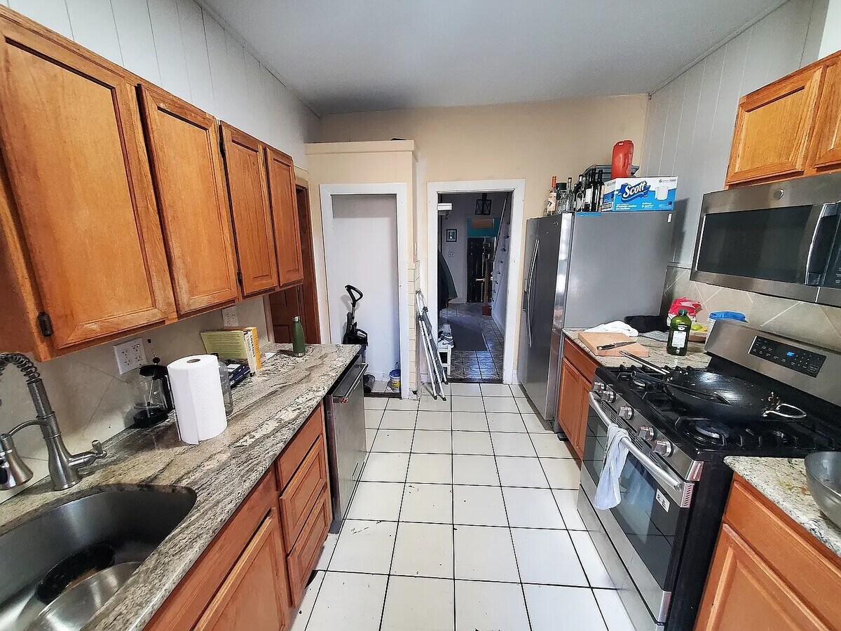 Photo - 684 Parker St Unidad 2