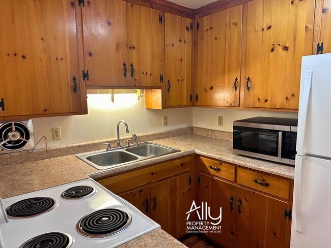 Photo - 122 Harmon St