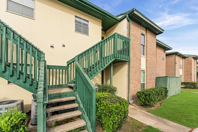 Photo - 1516 Bay Area Blvd Unidad B8