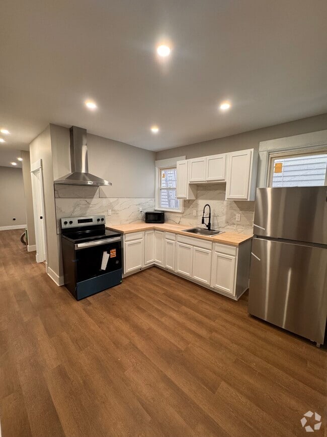 Building Photo - 673 Myrtle Ave Unit 1 Rental