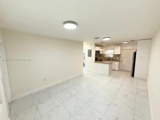 Photo - 335 NW 32nd St Unit 349