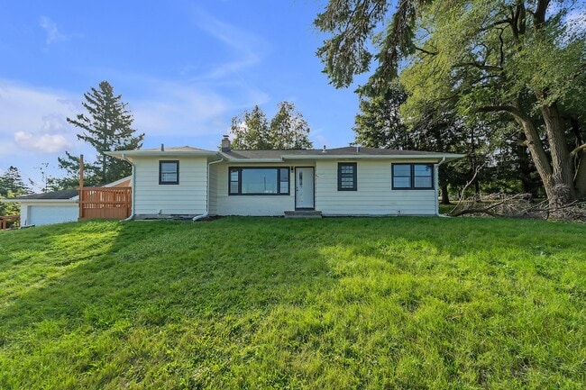 Photo - Longview Manor