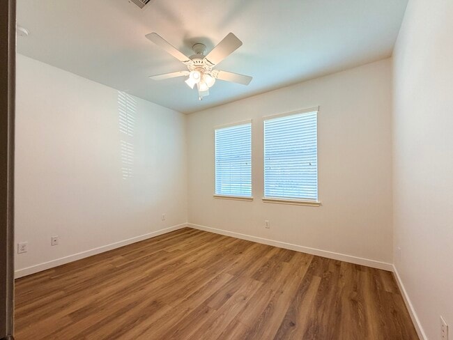 Building Photo - 2802 Ridgeglen Ln