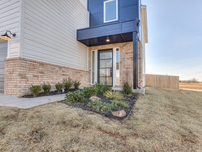 Photo - Beautiful New Construction Home in Edmond/...