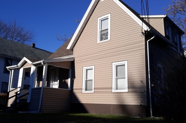 Photo - 16 Goethe St