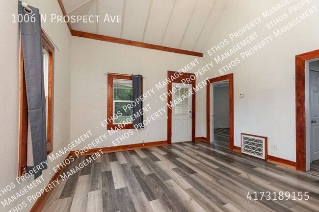 Photo - 1006 N Prospect Ave