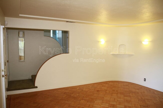 Photo - 271 Viewmont Ave