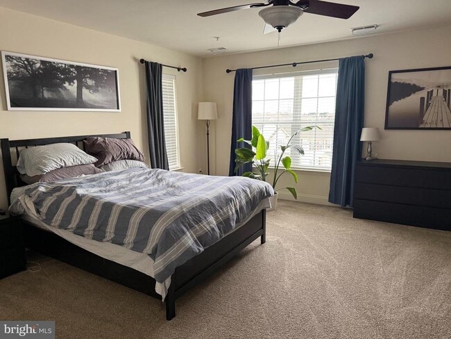 Photo - 711 Perthshire Pl