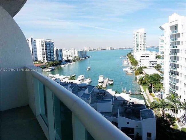 Building Photo - 7900 Harbor Island Dr Unit 1010