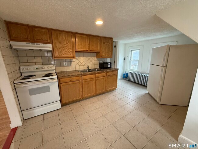 Building Photo - 58 Kellogg St