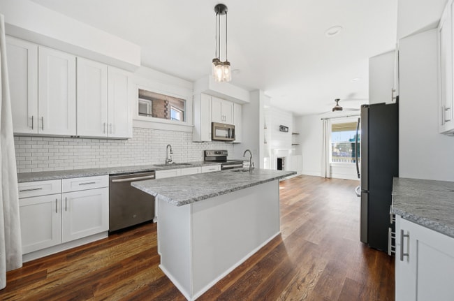 Photo - 433 St Clair Ave