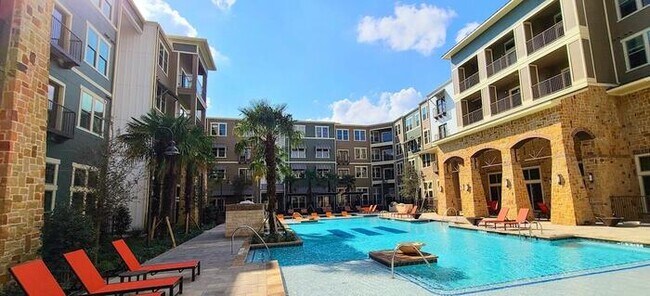 Photo - 900 Gordon Heights Ln Unidad c8