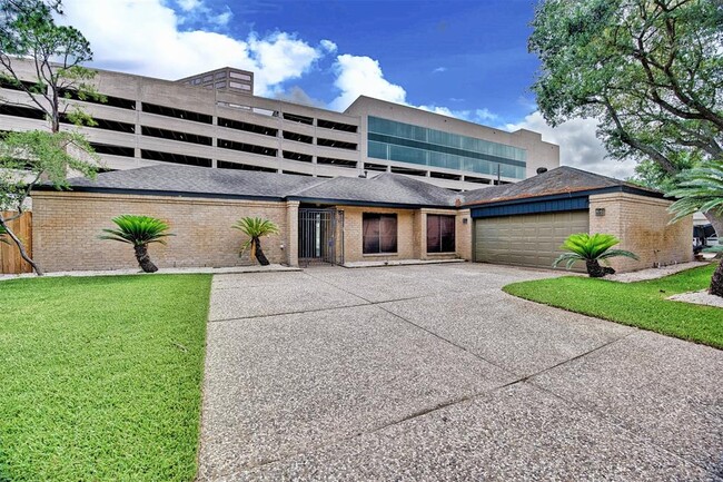 Photo - 15626 Whitewater Ln Casa