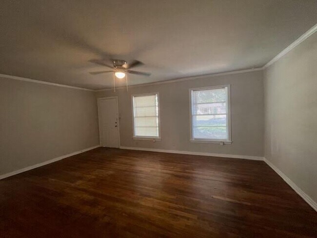 Photo - 1105 Fisher St