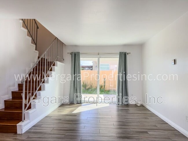 Photo - 18012 Manhattan Pl