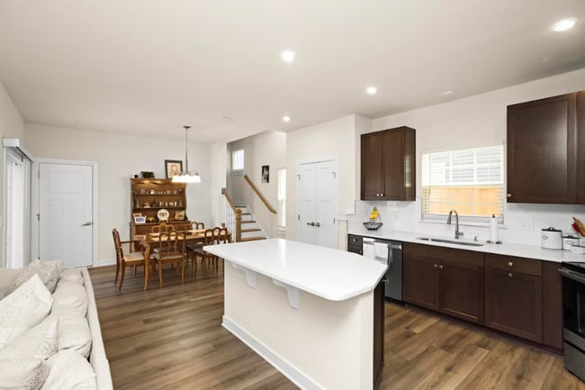 Photo - 8209 Warbler Wy