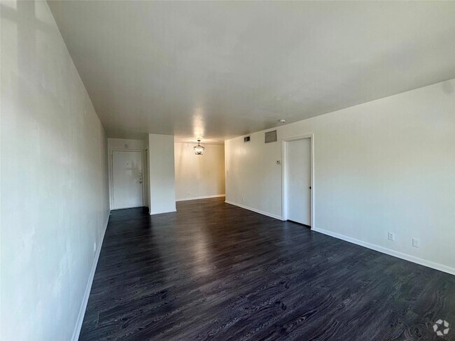 Building Photo - 12 NE 19th Ct Unit 212A Rental