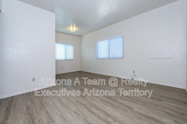 Photo - 312 E 24th St