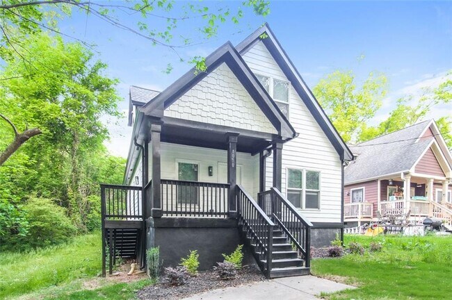 Photo - 1070 4th St NW